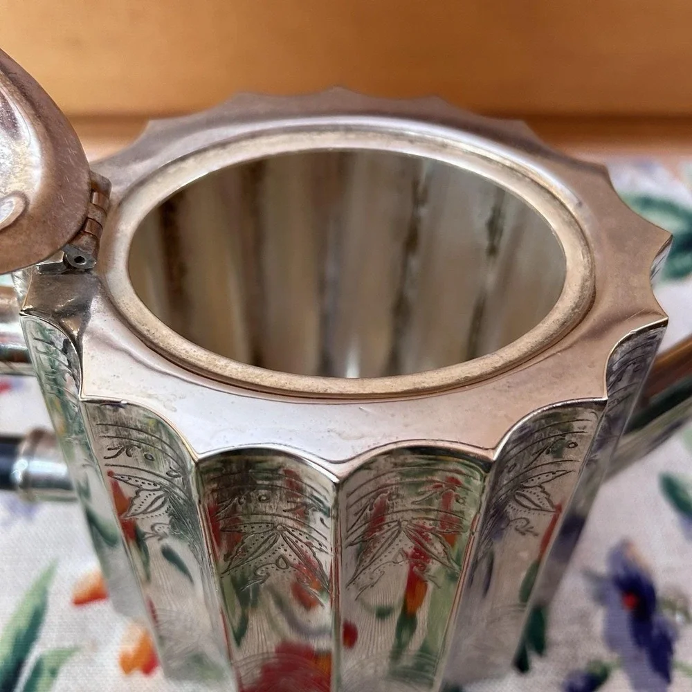 Unique VTG International Silver Co Silver Plate Fluted Etched Teapot Victorian